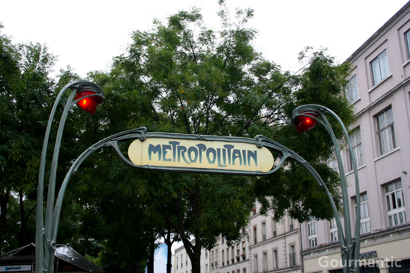 Metro entrance - Paris