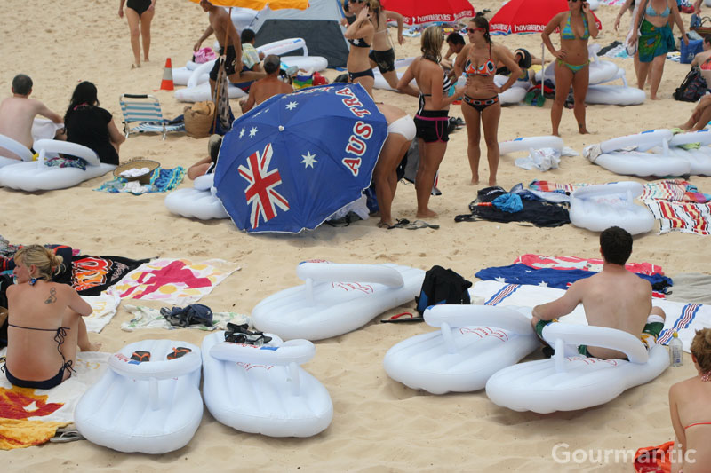 File:World record attempt at the Havaianas Australia Day Thong Challenge  (6764083233).jpg - Wikimedia Commons